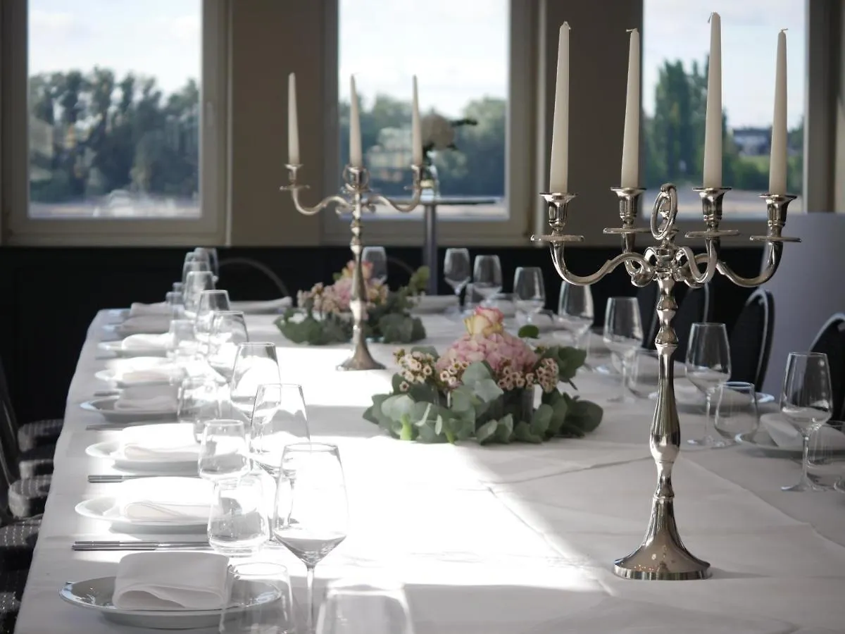Hotel Fährhaus km734 Düsseldorf 3*,