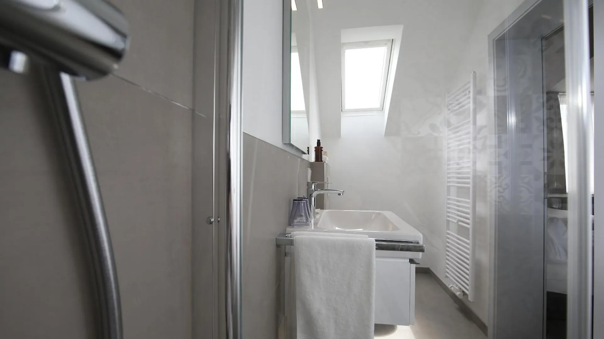 Hotel Fährhaus km734 Düsseldorf