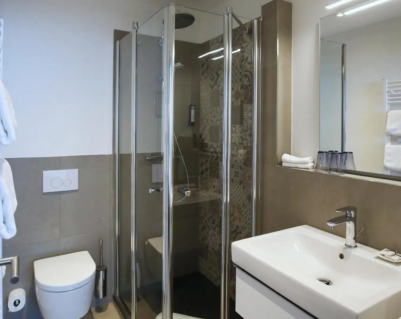 Hotel Fährhaus km734 Düsseldorf